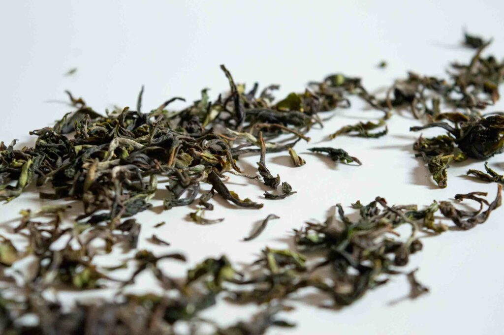 Thé-Darjeeling-feuille-séchée-okayti